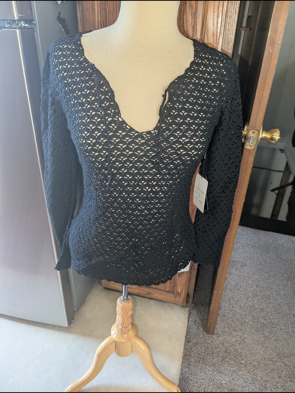 Michelle Nicole Black Crochet V-Neck Pullover